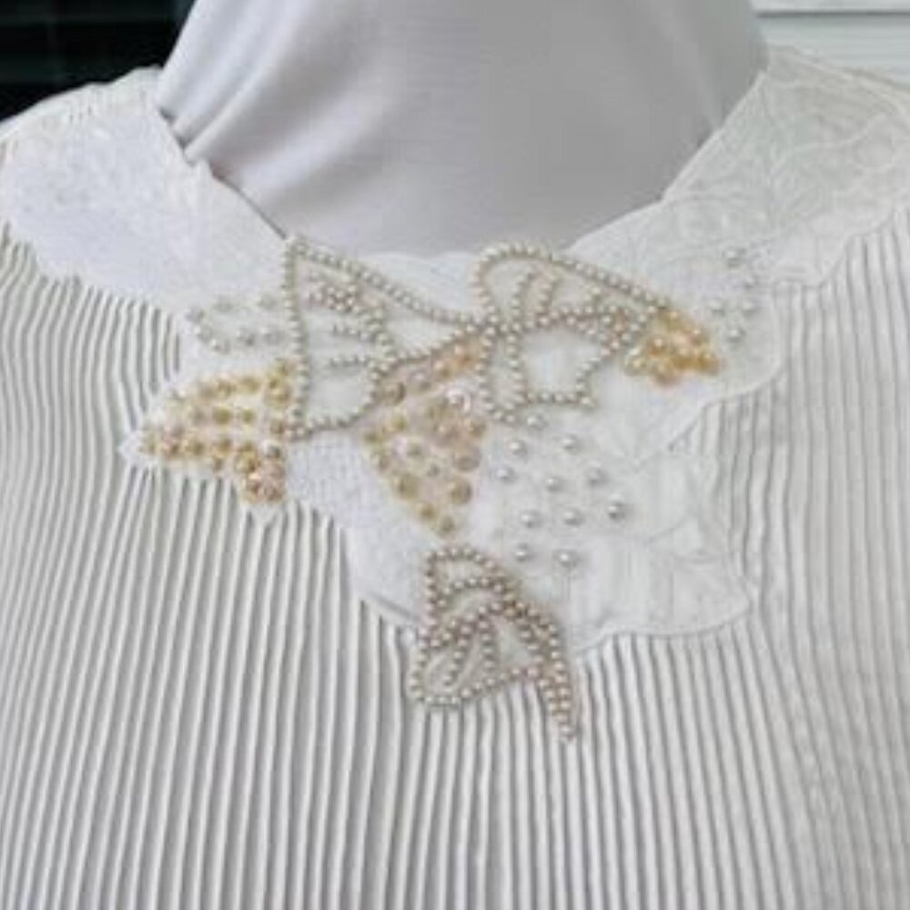 VTG NICOLA White Embellished Blouse Women’s 12 White Pearls Pleated Elegant - Picture 2 of 10